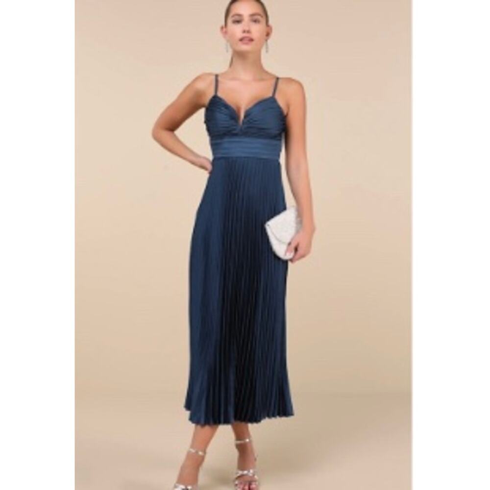 New! Lulu's Fabulous Perfection Navy Blue Satin Pleated Midi Dress Sz M